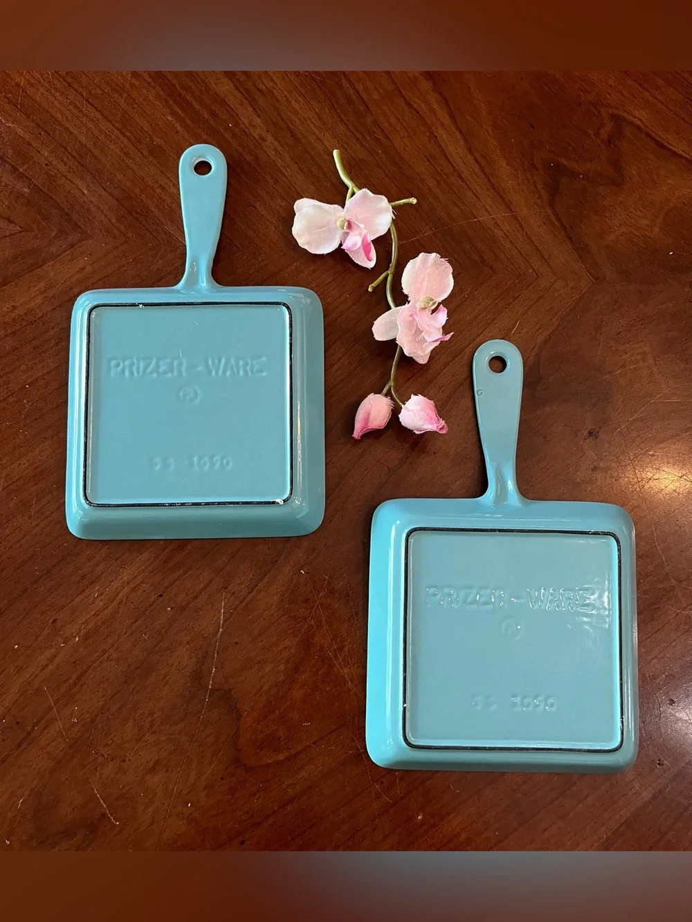 Set of 2 Vintage Prizer-Ware Enameled Cast Iron Square Egg -Model 55 1690